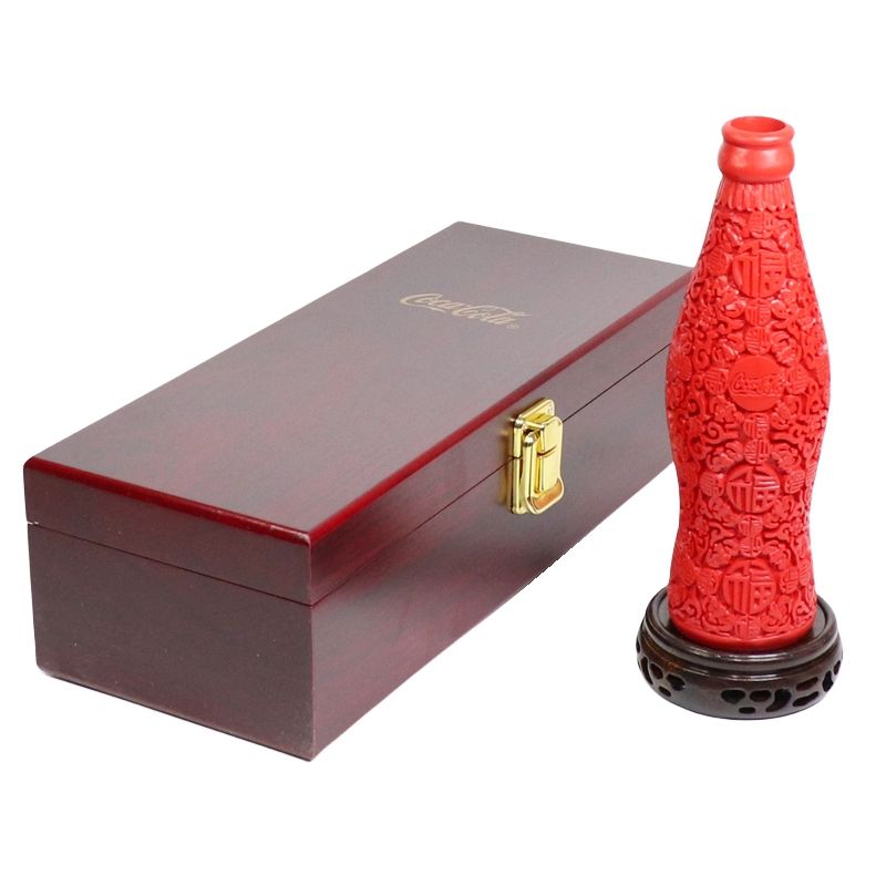 コーラのヴィンテージ風、彫刻が施された漆塗りのボトル。万里の - Vintage Collectible Bottles のレビューと価格